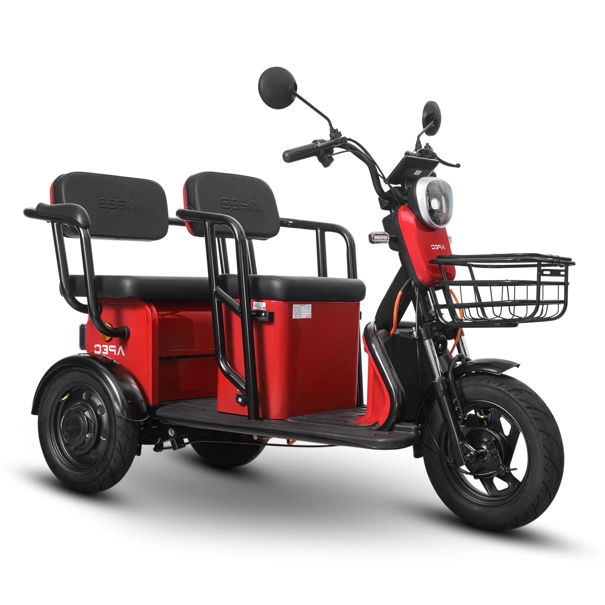 Tricicletă electrică Grande roșie, vedere din față stânga, model cu 2 banchete spațioase.